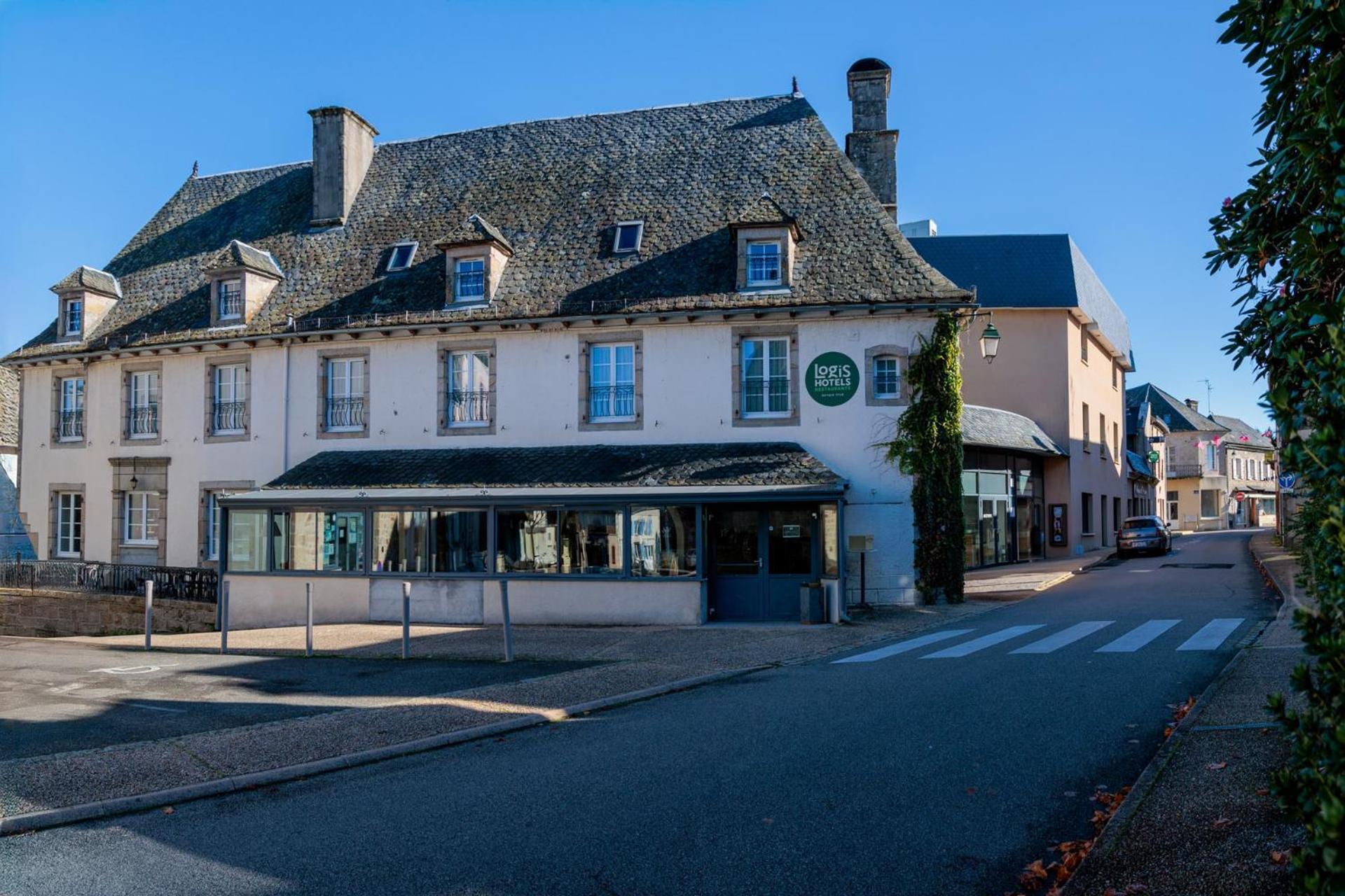 Logis Hotel Restaurant Auberge De La Xaintrie Saint-Privat  Екстер'єр фото